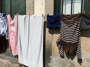 【ポルトガル名物 洗濯物 この干し方伸びるのよね～】